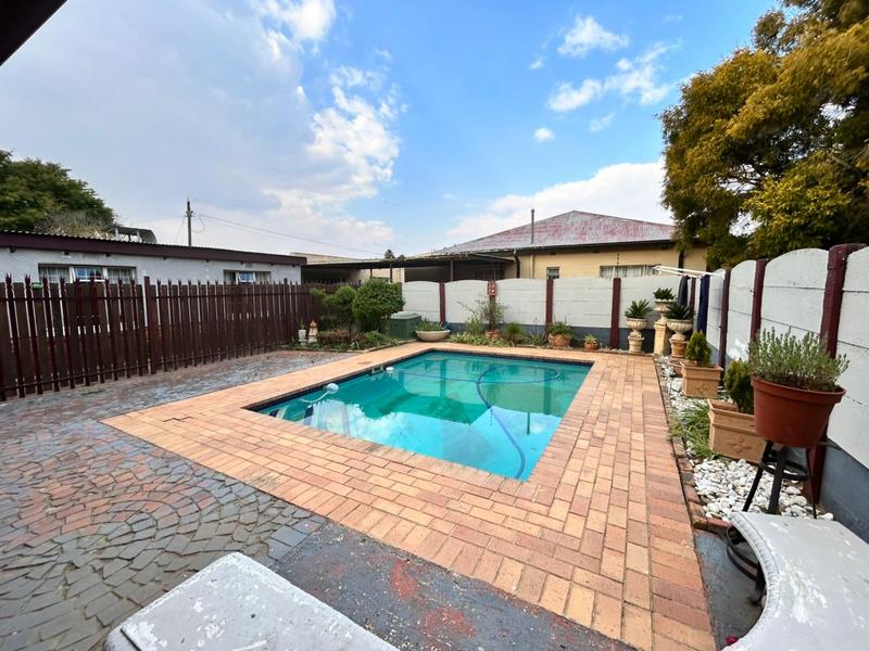 5 Bedroom Property for Sale in Dunnottar Gauteng