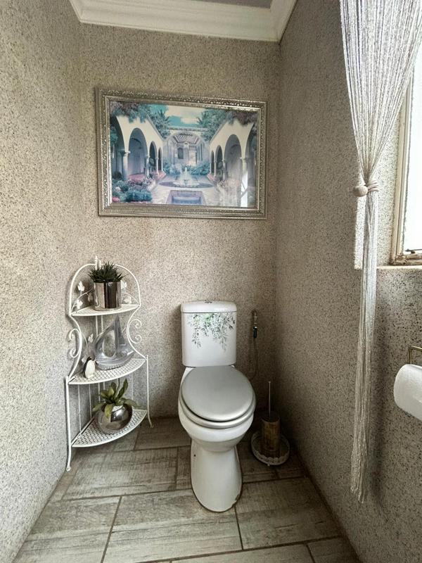 5 Bedroom Property for Sale in Dunnottar Gauteng