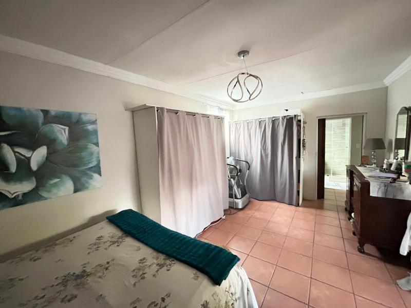5 Bedroom Property for Sale in Dunnottar Gauteng