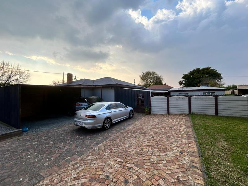 5 Bedroom Property for Sale in Dunnottar Gauteng