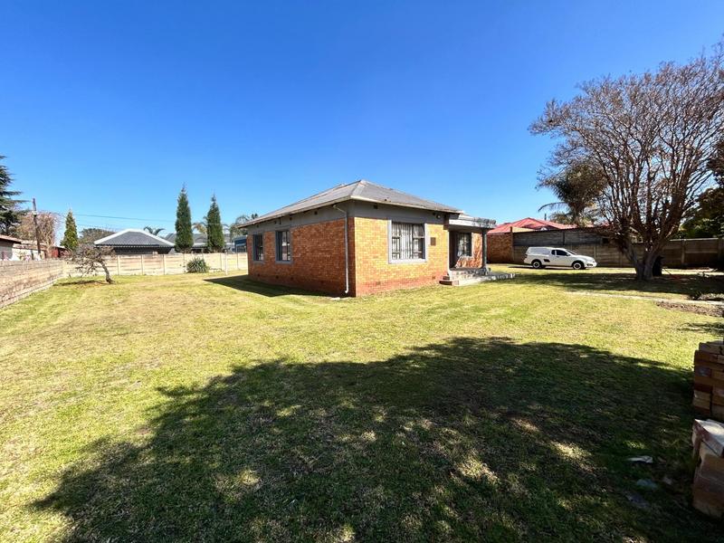 3 Bedroom Property for Sale in Dunnottar Gauteng