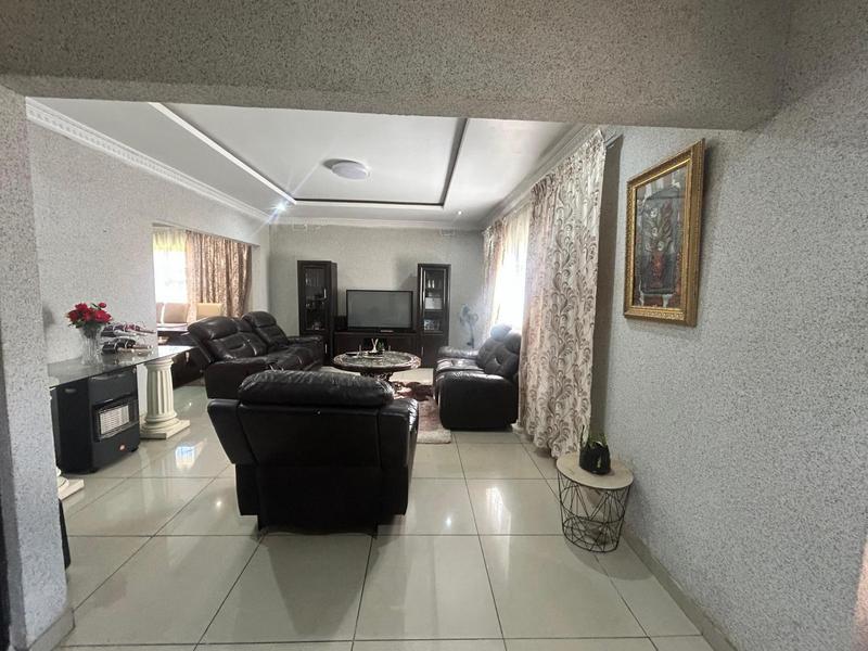 3 Bedroom Property for Sale in Dunnottar Gauteng