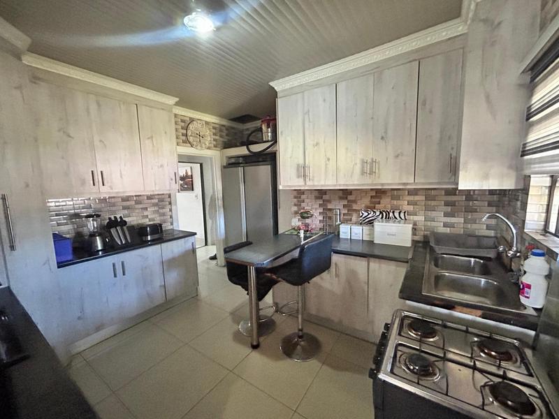 3 Bedroom Property for Sale in Dunnottar Gauteng