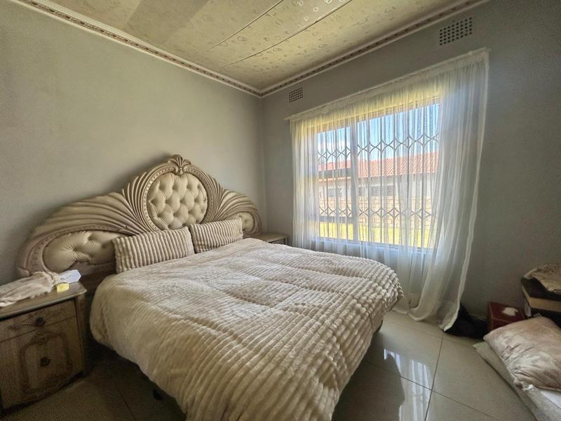 3 Bedroom Property for Sale in Dunnottar Gauteng