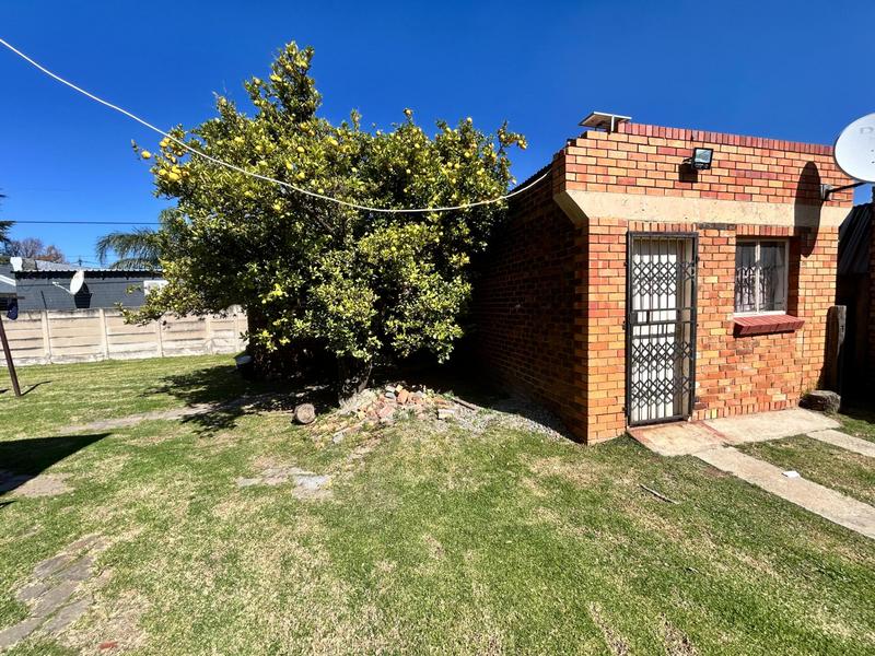 3 Bedroom Property for Sale in Dunnottar Gauteng