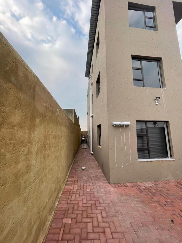 Commercial Property for Sale in Diepkloof Zone 4 Gauteng