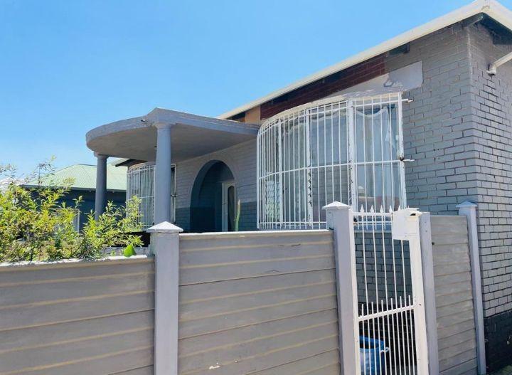 3 Bedroom Property for Sale in Rosettenville Gauteng
