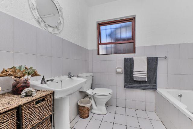 3 Bedroom Property for Sale in Sunninghill Gauteng
