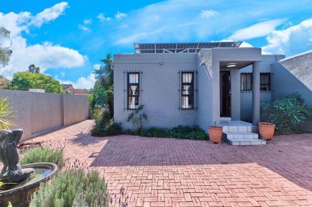 3 Bedroom Property for Sale in Sunninghill Gauteng
