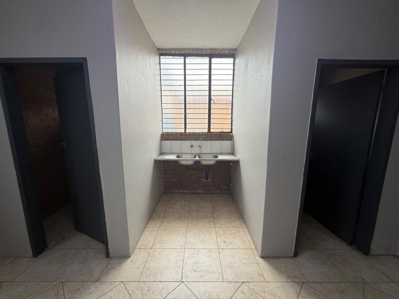 To Let Commercial Property for Rent in Sunderland Ridge Gauteng