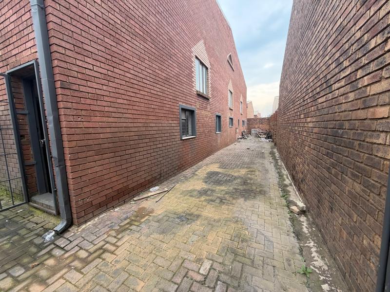 To Let Commercial Property for Rent in Sunderland Ridge Gauteng