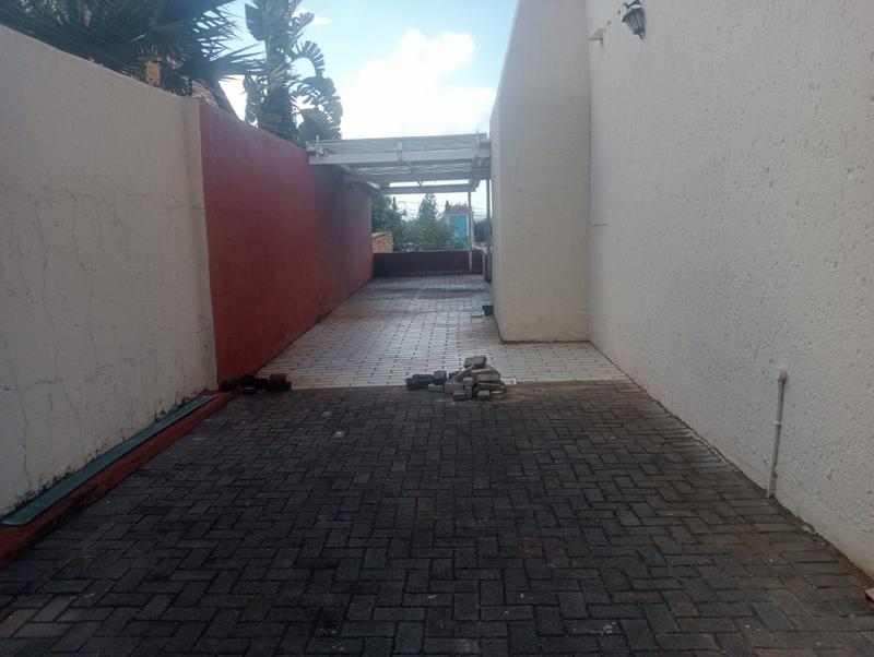 5 Bedroom Property for Sale in Amandasig Gauteng
