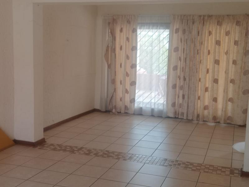 5 Bedroom Property for Sale in Amandasig Gauteng