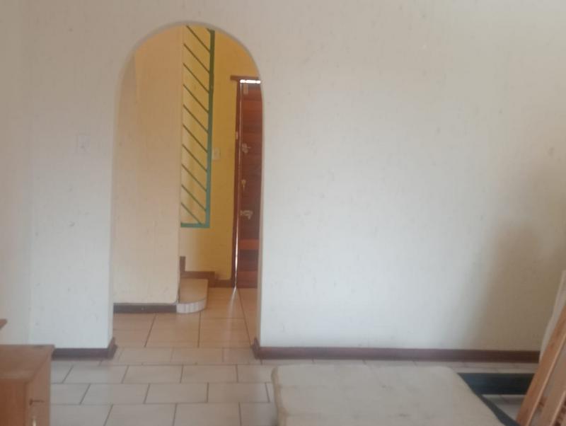 5 Bedroom Property for Sale in Amandasig Gauteng