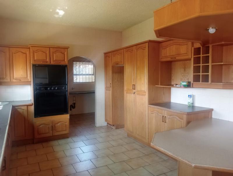 5 Bedroom Property for Sale in Amandasig Gauteng
