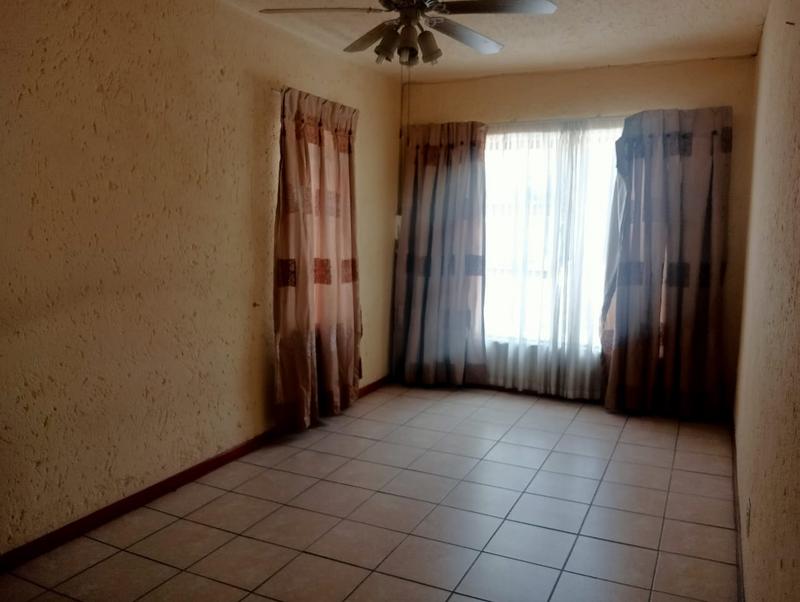 5 Bedroom Property for Sale in Amandasig Gauteng