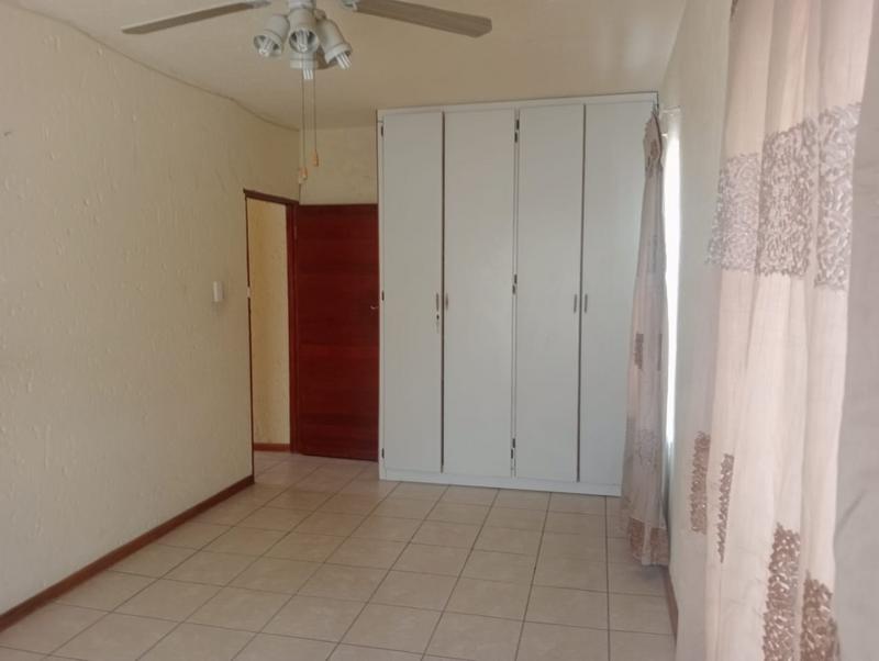 5 Bedroom Property for Sale in Amandasig Gauteng
