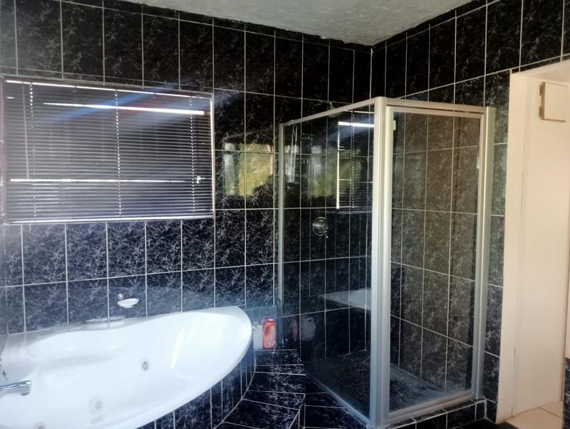 5 Bedroom Property for Sale in Amandasig Gauteng