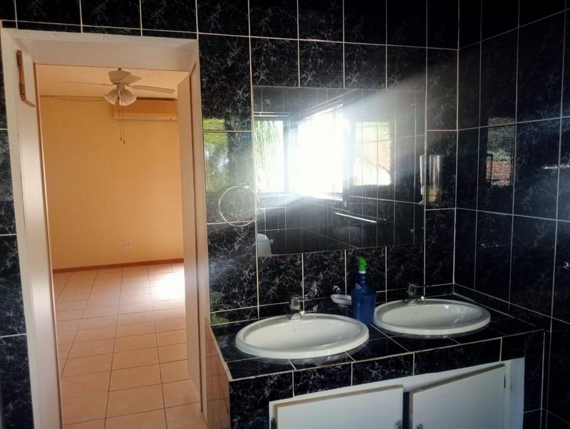 5 Bedroom Property for Sale in Amandasig Gauteng