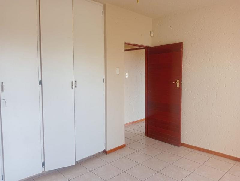 5 Bedroom Property for Sale in Amandasig Gauteng