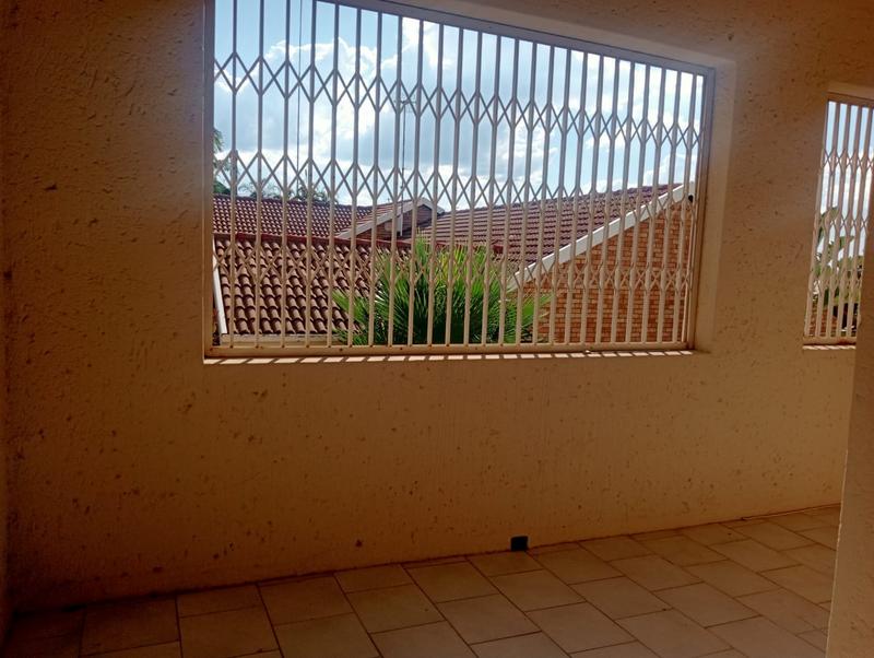 5 Bedroom Property for Sale in Amandasig Gauteng