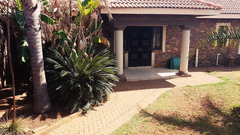 4 Bedroom Property for Sale in Magaliesmoot Gauteng