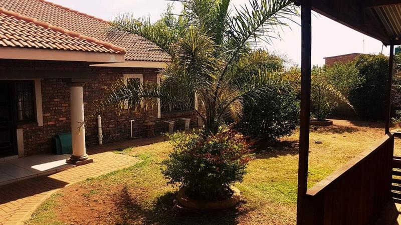 4 Bedroom Property for Sale in Magaliesmoot Gauteng