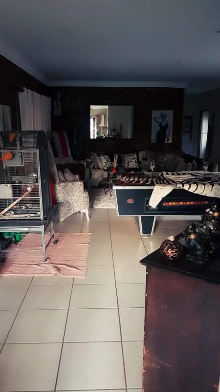4 Bedroom Property for Sale in Magaliesmoot Gauteng