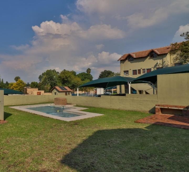 2 Bedroom Property for Sale in Ferndale Gauteng