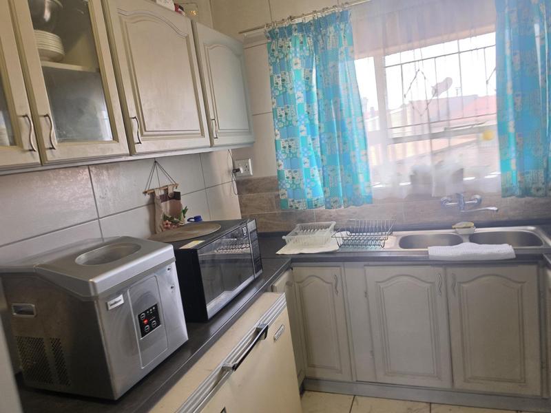 2 Bedroom Property for Sale in Albemarle Ext 2 Gauteng