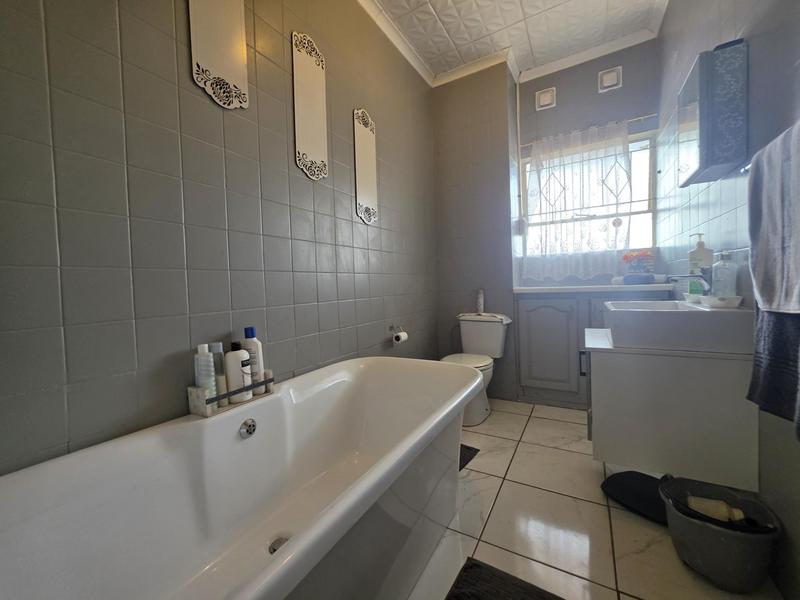 2 Bedroom Property for Sale in Albemarle Ext 2 Gauteng