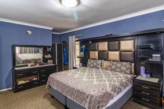 8 Bedroom Property for Sale in Oakdene Gauteng