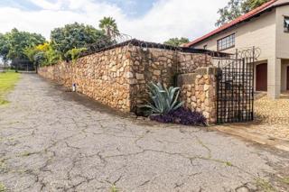 8 Bedroom Property for Sale in Oakdene Gauteng