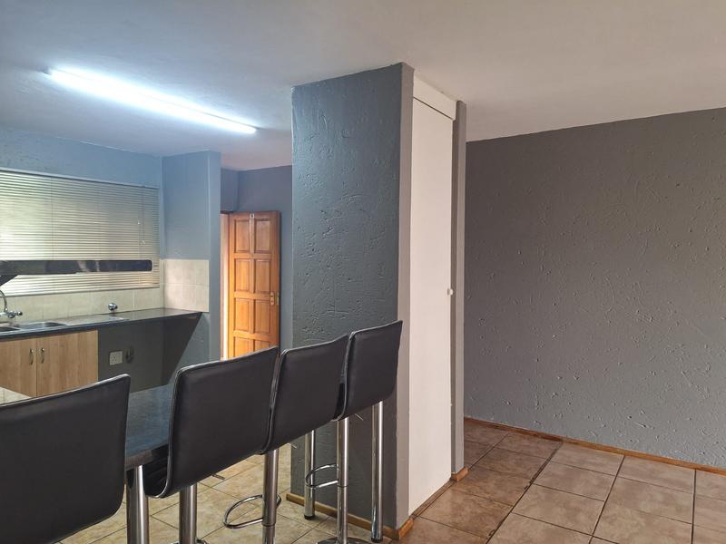 2 Bedroom Property for Sale in Sonneveld Gauteng