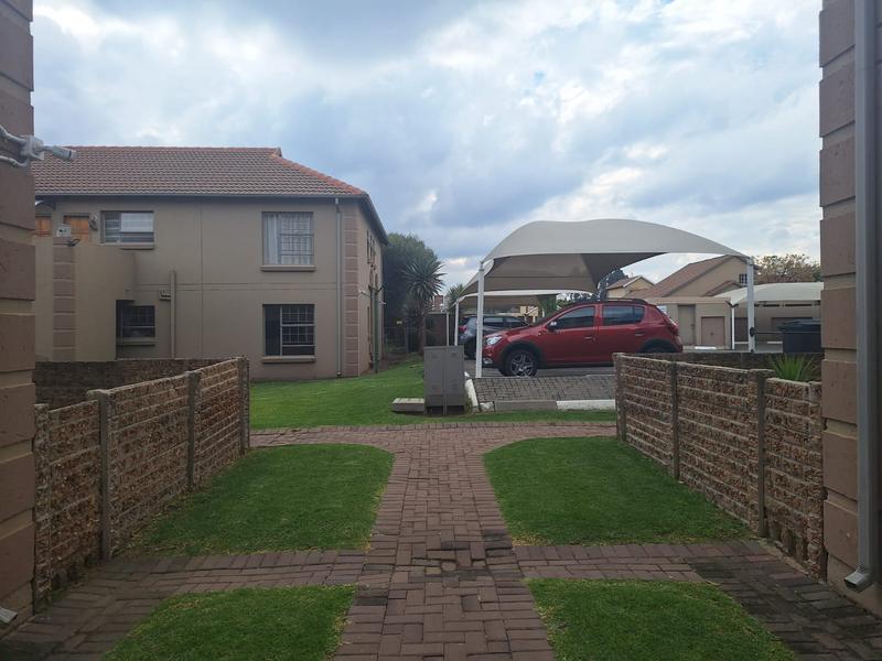2 Bedroom Property for Sale in Sonneveld Gauteng