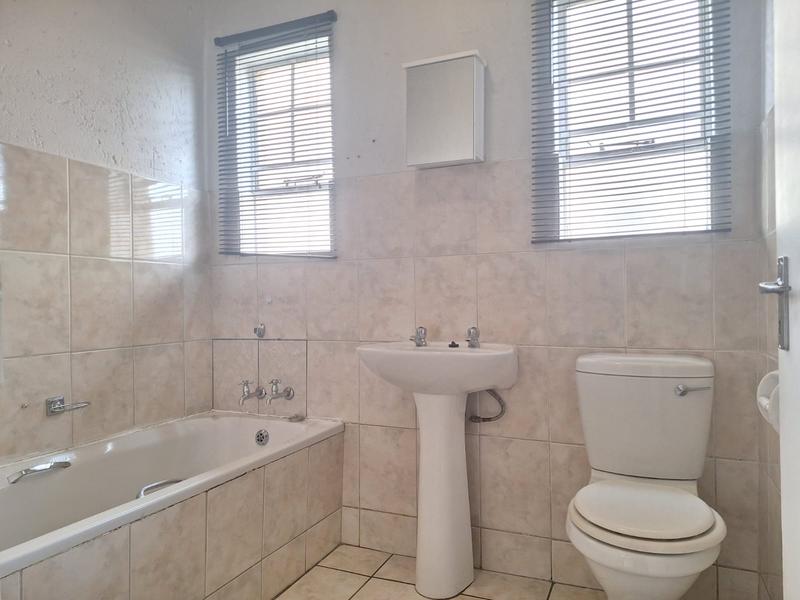 2 Bedroom Property for Sale in Sonneveld Gauteng