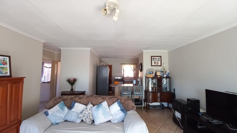 2 Bedroom Property for Sale in Elardus Park Gauteng