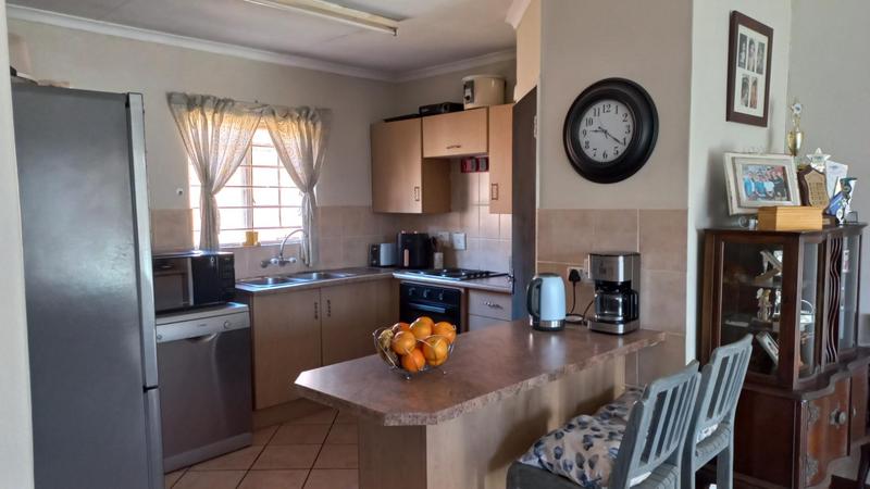 2 Bedroom Property for Sale in Elardus Park Gauteng