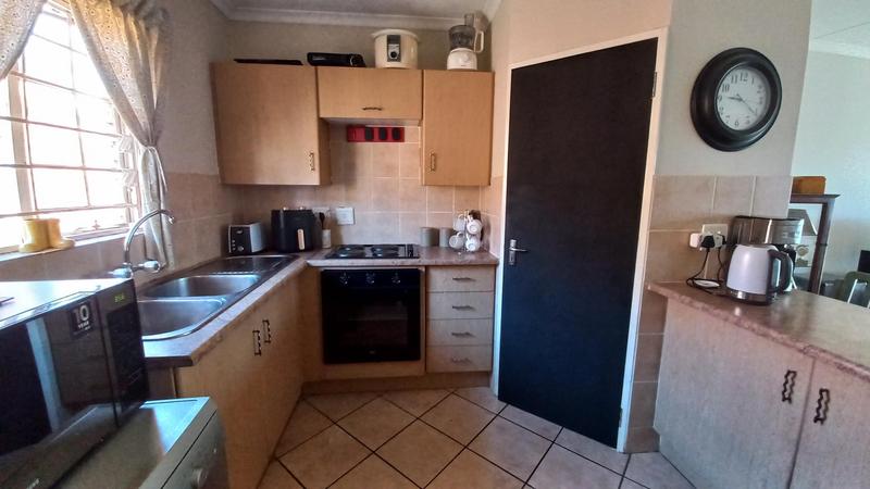 2 Bedroom Property for Sale in Elardus Park Gauteng