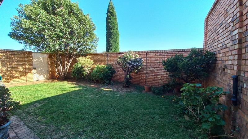 2 Bedroom Property for Sale in Elardus Park Gauteng