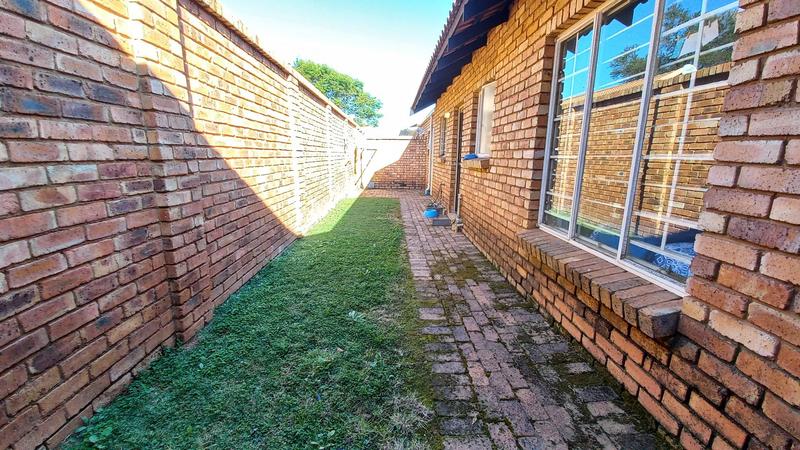 2 Bedroom Property for Sale in Elardus Park Gauteng