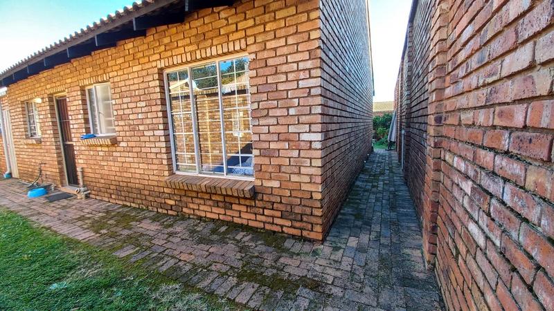 2 Bedroom Property for Sale in Elardus Park Gauteng