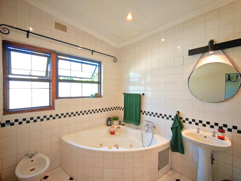 4 Bedroom Property for Sale in Lisdogan Park Gauteng