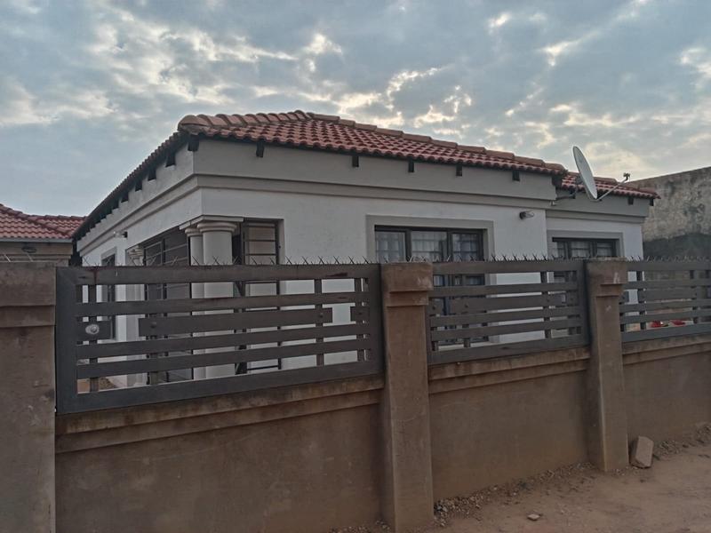 4 Bedroom Property for Sale in Nellmapius Gauteng