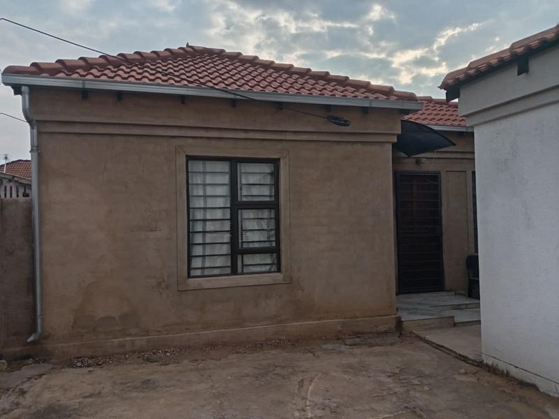 4 Bedroom Property for Sale in Nellmapius Gauteng