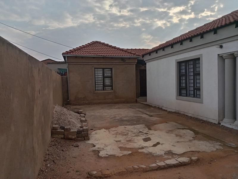4 Bedroom Property for Sale in Nellmapius Gauteng