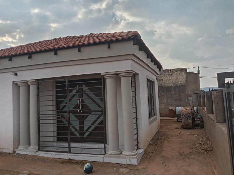 4 Bedroom Property for Sale in Nellmapius Gauteng