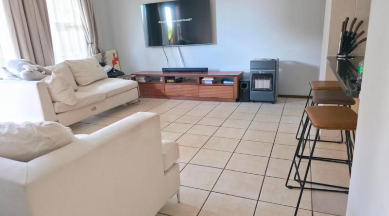 To Let 2 Bedroom Property for Rent in Lonehill Gauteng