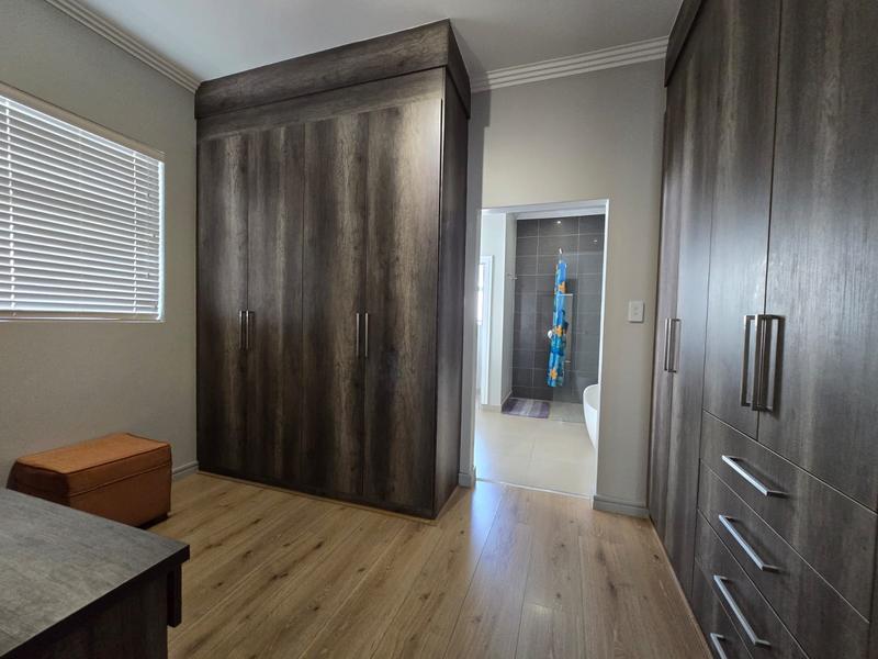 To Let 4 Bedroom Property for Rent in Waterkloof Heights Gauteng
