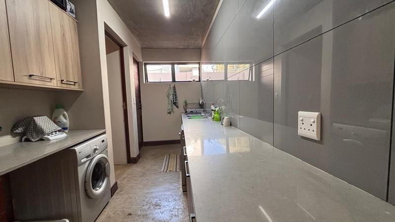 4 Bedroom Property for Sale in Midstream Ridge Gauteng
